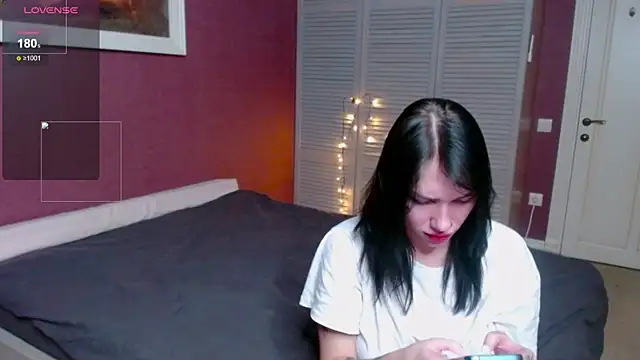 Laura Key online show from 10-29-25, 08:30