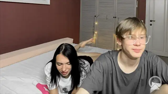 Laura Key online show from 10-27-25, 08:54