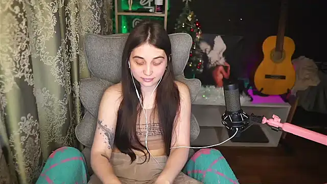 delicatedBailey online show from 04-26-26, 02:14