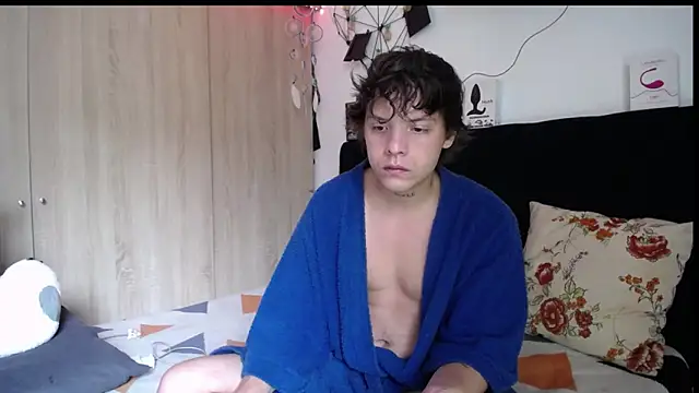 Santiago kiler online show from 02-24-26, 06:20