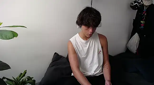 Snapshot of Santiago_kiler chatting on 02-24-25, 12:59 Santiago kiler online show from 02-24-25, 12:59
