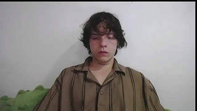Snapshot of Santiago_kiler chatting on 06-16-26, 12:21 Santiago kiler online show from 06-16-26, 12:21