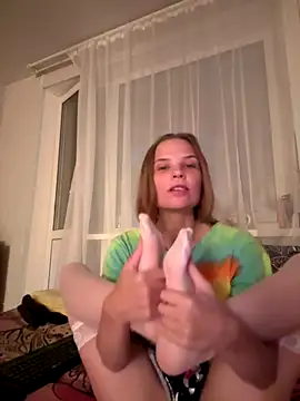 Snapshot of LeyaJohnson chatting on 09-28-25, 03:19 LeyaJohnson online show from 09-28-25, 03:19