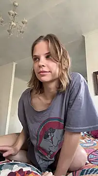 Snapshot of LeyaJohnson chatting on 10-08-25, 11:34 LeyaJohnson online show from 10-08-25, 11:34