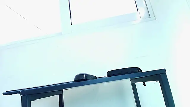 Snapshot of Sassy--Girl chatting on 09-22-25, 06:03 Sassy--Girl online show from 09-22-25, 06:03