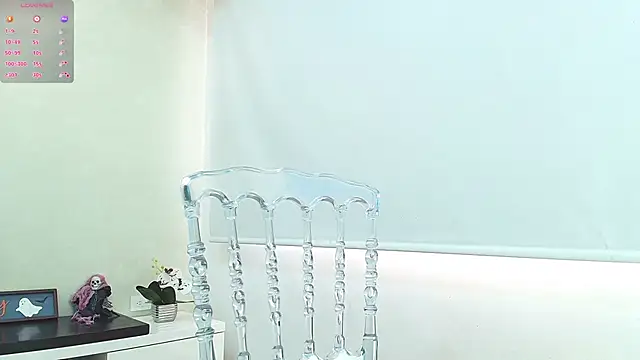 Snapshot of Sassy--Girl chatting on 10-19-25, 01:36 Sassy--Girl online show from 10-19-25, 01:36