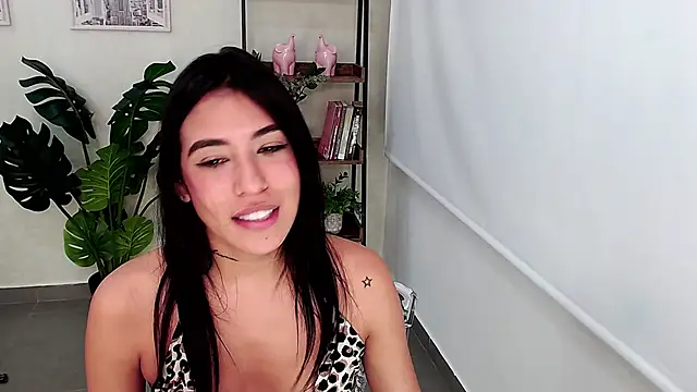 Snapshot of Sassy--Girl chatting on 02-19-25, 12:14 Sassy--Girl online show from 02-19-25, 12:14