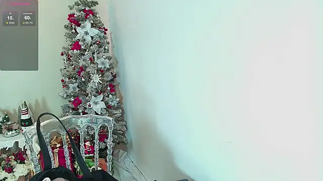 Snapshot of Sassy--Girl chatting on 12-15-25, 06:03 Sassy--Girl online show from 12-15-25, 06:03