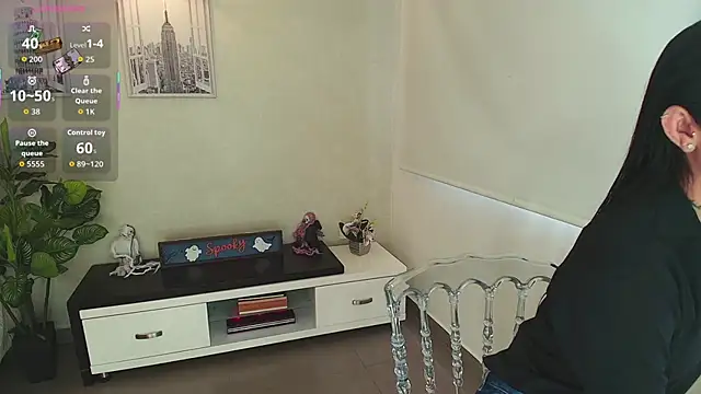 Snapshot of Sassy--Girl chatting on 10-30-25, 06:05 Sassy--Girl online show from 10-30-25, 06:05