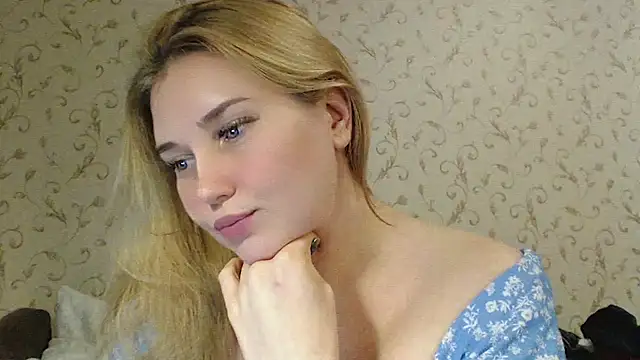 Snapshot of mmmPinUpGirl chatting on 01-19-25, 01:53 mmmPinUpGirl online show from 01-19-25, 01:53