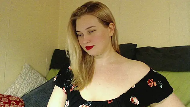 Snapshot of mmmPinUpGirl chatting on 10-12-25, 06:42 mmmPinUpGirl online show from 10-12-25, 06:42