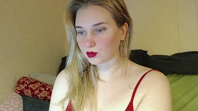 Snapshot of mmmPinUpGirl chatting on 10-18-25, 06:54 mmmPinUpGirl online show from 10-18-25, 06:54