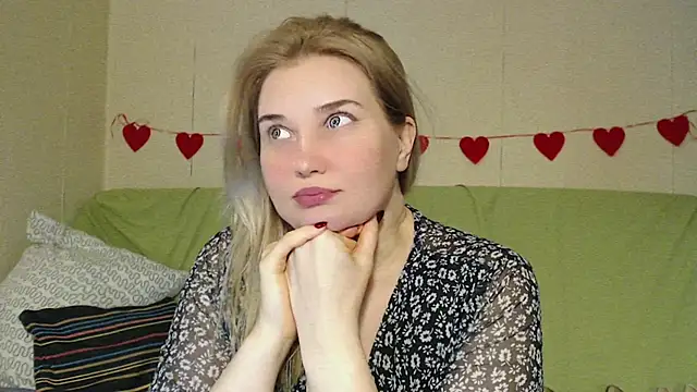Snapshot of mmmPinUpGirl chatting on 04-30-26, 08:49 mmmPinUpGirl online show from 04-30-26, 08:49