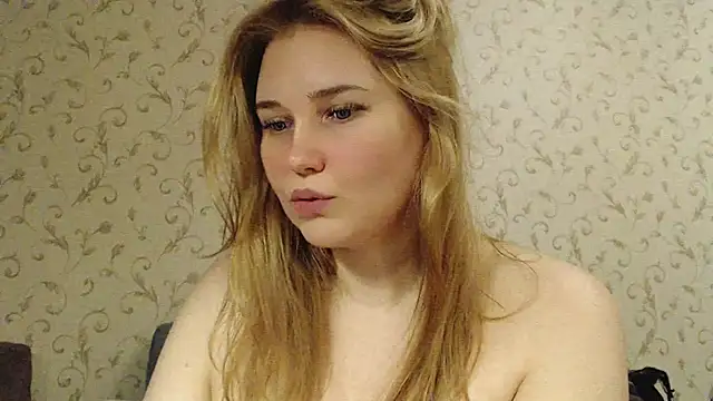 Snapshot of mmmPinUpGirl chatting on 01-22-25, 11:21 mmmPinUpGirl online show from 01-22-25, 11:21