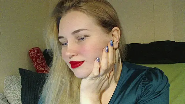 Snapshot of mmmPinUpGirl chatting on 01-17-26, 06:00 mmmPinUpGirl online show from 01-17-26, 06:00