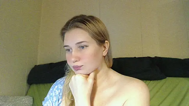 Snapshot of mmmPinUpGirl chatting on 02-01-26, 09:02 mmmPinUpGirl online show from 02-01-26, 09:02