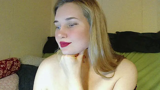 Snapshot of mmmPinUpGirl chatting on 10-20-25, 03:56 mmmPinUpGirl online show from 10-20-25, 03:56