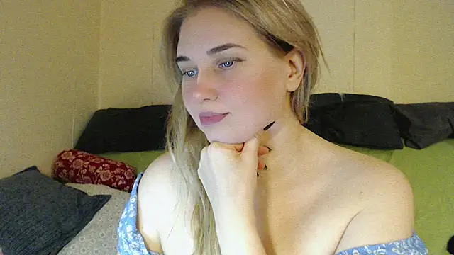 Snapshot of mmmPinUpGirl chatting on 10-26-25, 06:08 mmmPinUpGirl online show from 10-26-25, 06:08