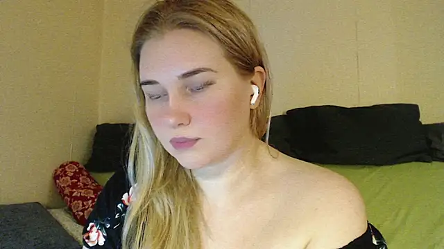 mmmPinUpGirl online show from 10-28-25, 06:29
