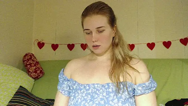 Snapshot of mmmPinUpGirl chatting on 02-21-26, 01:35 mmmPinUpGirl online show from 02-21-26, 01:35