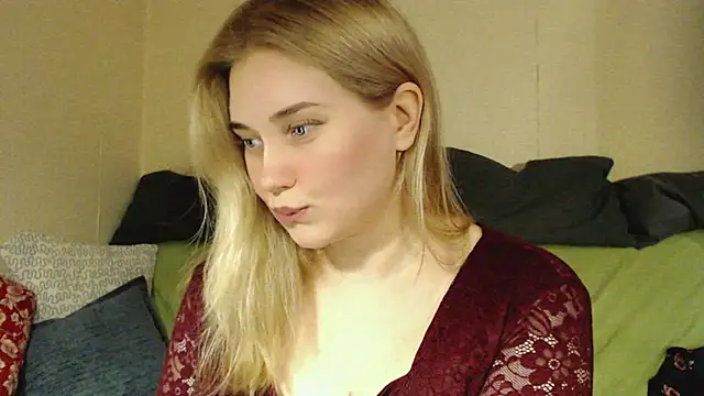 Snapshot of mmmPinUpGirl chatting on 10-01-25, 05:28 mmmPinUpGirl online show from 10-01-25, 05:28