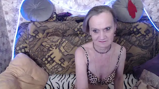 Snapshot of MissBekker chatting on 05-15-26, 11:19 MissBekker online show from 05-15-26, 11:19
