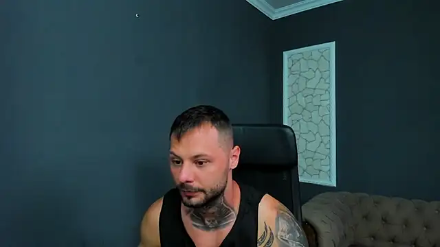 Snapshot of BrianHunts chatting on 06-21-26, 04:40 BrianHunts online show from 06-21-26, 04:40