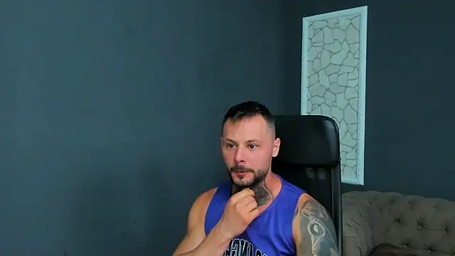 Snapshot of BrianHunts chatting on 06-10-26, 07:20 BrianHunts online show from 06-10-26, 07:20
