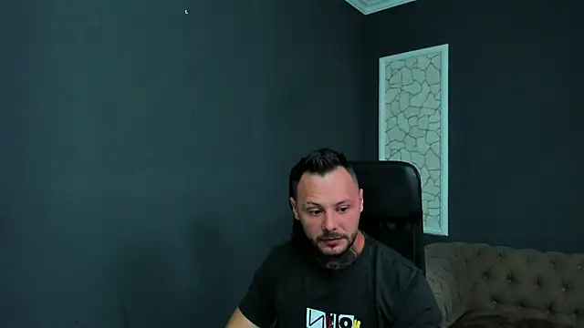 Snapshot of BrianHunts chatting on 06-08-26, 03:29 BrianHunts online show from 06-08-26, 03:29