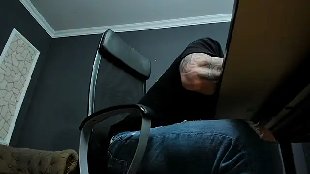 Snapshot of BrianHunts chatting on 03-12-26, 05:55 BrianHunts online show from 03-12-26, 05:55