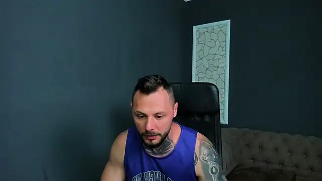 Snapshot of BrianHunts chatting on 05-18-26, 04:29 BrianHunts online show from 05-18-26, 04:29