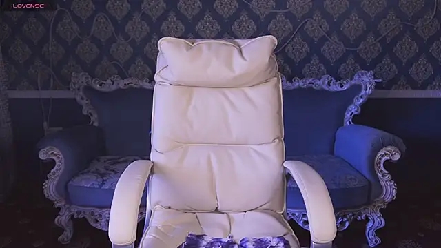 Daphne Moss online show from 10-14-25, 07:42