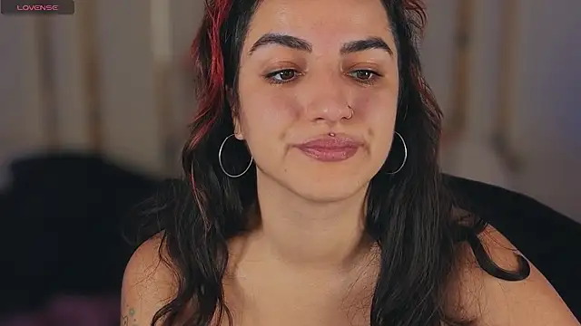 Daphne Moss online show from 11-23-25, 01:54