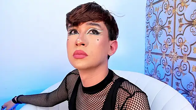 Chris boy  online show from 11-04-25, 05:22