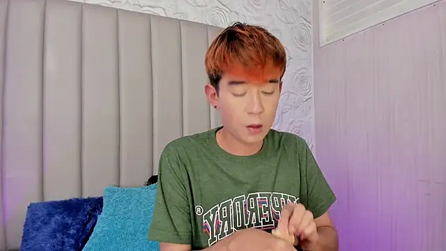 Chris boy  online show from 06-19-26, 01:50