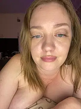 Snapshot of BBWOOW chatting on 12-16-24, 01:21 BBWOOW online show from 12-16-24, 01:21