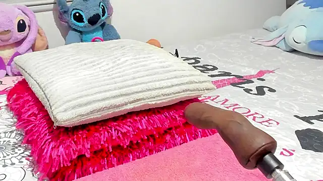 Elizabeth 18  online show from 01-15-26, 03:10