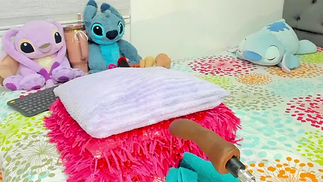 Elizabeth 18  online show from 10-01-25, 03:11