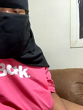 Snapshot of Submissive_Arab chatting on 10-06-25, 05:24 Submissive Arab online show from 10-06-25, 05:24