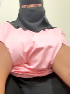 Snapshot of Submissive_Arab chatting on 10-27-25, 09:38 Submissive Arab online show from 10-27-25, 09:38