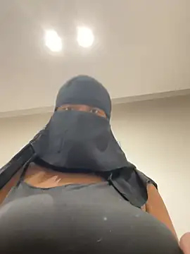 Snapshot of Submissive_Arab chatting on 06-23-26, 01:03 Submissive Arab online show from 06-23-26, 01:03