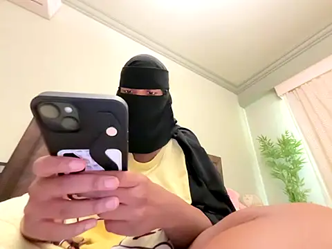 Snapshot of Submissive_Arab chatting on 09-14-25, 01:44 Submissive Arab online show from 09-14-25, 01:44