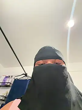 Snapshot of Submissive_Arab chatting on 05-17-26, 02:11 Submissive Arab online show from 05-17-26, 02:11
