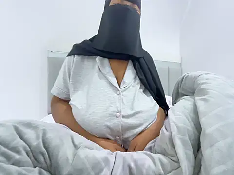 Snapshot of Submissive_Arab chatting on 02-07-25, 08:10 Submissive Arab online show from 02-07-25, 08:10