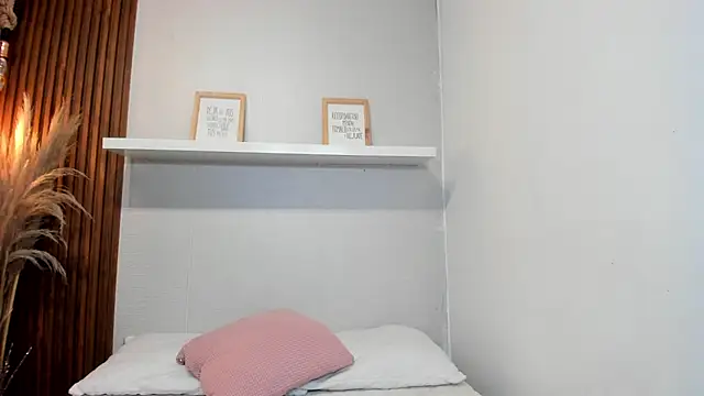 LANA-JONNES online show from 01-11-26, 04:19