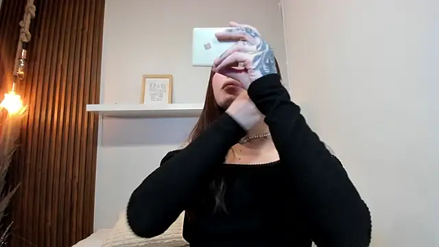 Snapshot of LANA-JONNES chatting on 05-17-26, 10:32 LANA-JONNES online show from 05-17-26, 10:32