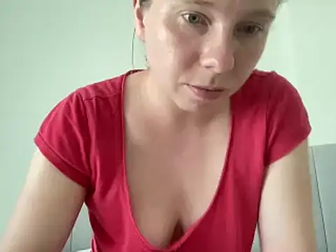 Snapshot of SweetLucy96 chatting on 06-14-26, 08:59 SweetLucy96 online show from 06-14-26, 08:59