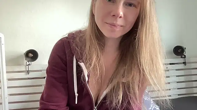 SweetLucy96 online show from 12-24-24, 09:28