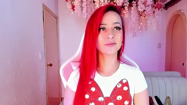 Mia-Bloom online show from 11-05-25, 01:09