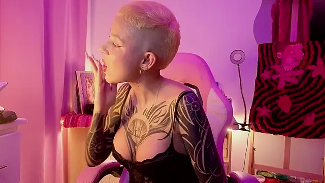goddess vee  online show from 04-22-26, 04:52